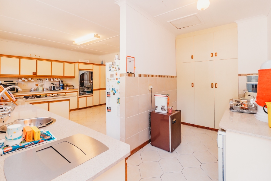 5 Bedroom Property for Sale in Heatherlands Western Cape